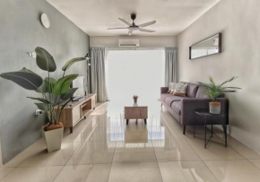 Manhattan Condo 8-11pax (2min to Aeon & Lotus)